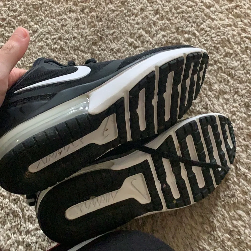 Nike Black and White Low-Top Athletic Sneakers - Picture 8 of 12